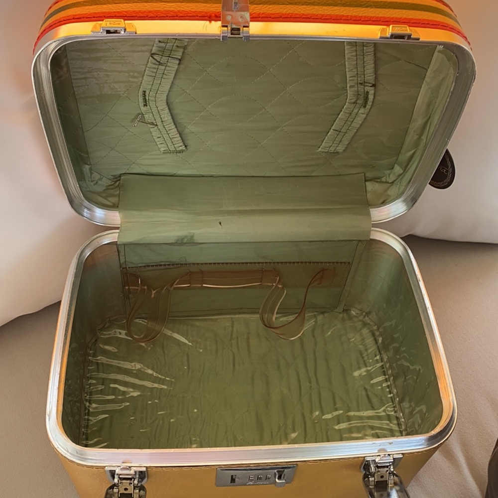 1960s Vintage Ventura Train Case - Picture 7 of 12